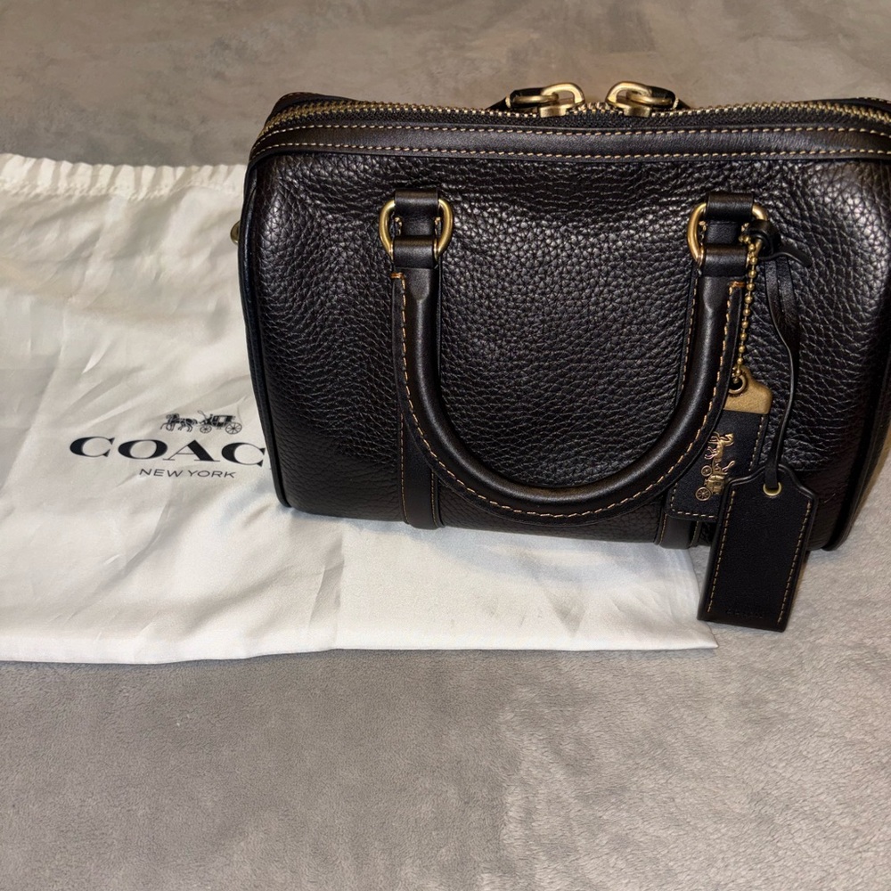 COACH SATCHEL 25
